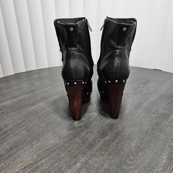 Women's Cosima Ugg Studded Boots - Picture 4 of 9